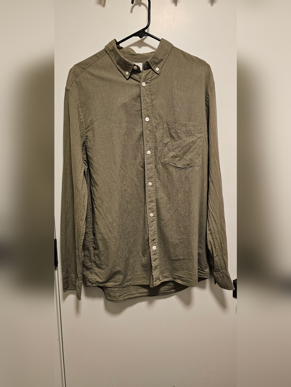 H&M Size M Muted Sage Green Button Down